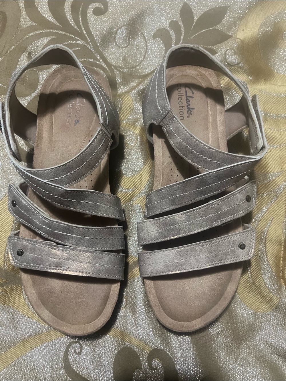 Clark’s Calenne Clara Gold Metallic Strappy Wedge Sandals Size 9